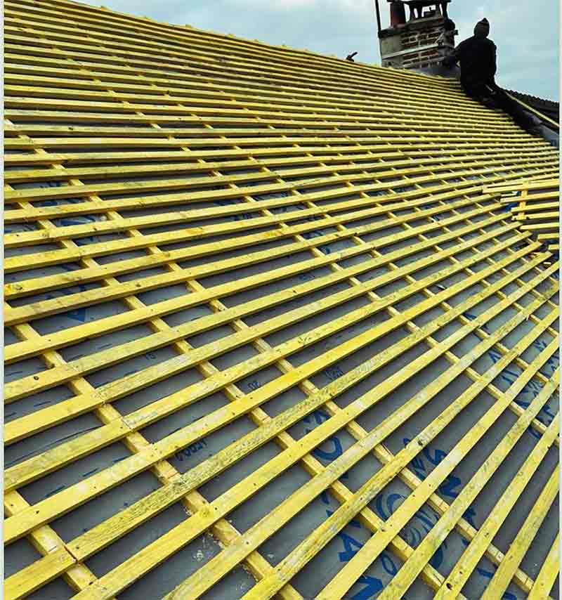 Charpente - Roofwall Rhode Sint Genèse : Artisan charpentier couvreur : Charpente & Traitement bois : Charpente traditionnelle, à fermettes … du massif au lamellé-collé. Traitement des boiseries.  … RHODE SINT GENÈSE - RHODE SAINT GENÈSE : intervention en BELGIQUE: région Flamande, Wallonne et Bruxelles, Liège ….