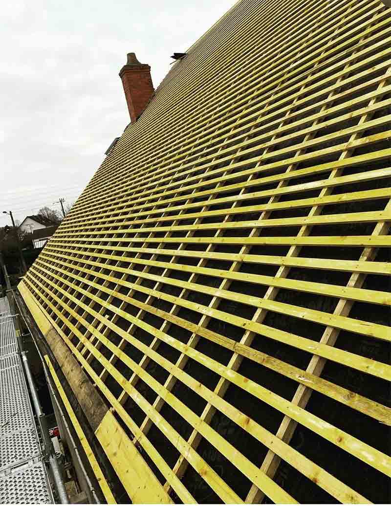 Charpente - Roofwall Rhode Sint Genèse : Artisan charpentier couvreur : Charpente & Traitement bois : Charpente traditionnelle, à fermettes … du massif au lamellé-collé. Traitement des boiseries.  … RHODE SINT GENÈSE - RHODE SAINT GENÈSE : intervention en BELGIQUE: région Flamande, Wallonne et Bruxelles, Liège ….