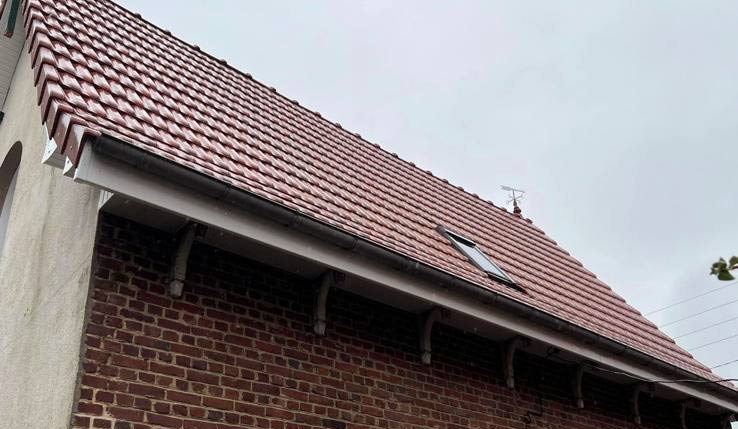 Travaux de couverture -  Roofwall Rhode Sint Genèse : couvreur toiturier, ardoisier en Belgique : construction ou rénovation de votre toiture : ardoises, tuiles… Faitage. Dépannage et intervention en urgence pour votre toit. RHODE SINT GENÈSE - RHODE SAINT GENÈSE : intervention en BELGIQUE: région Flamande, Wallonne et Bruxelles, Liège ….