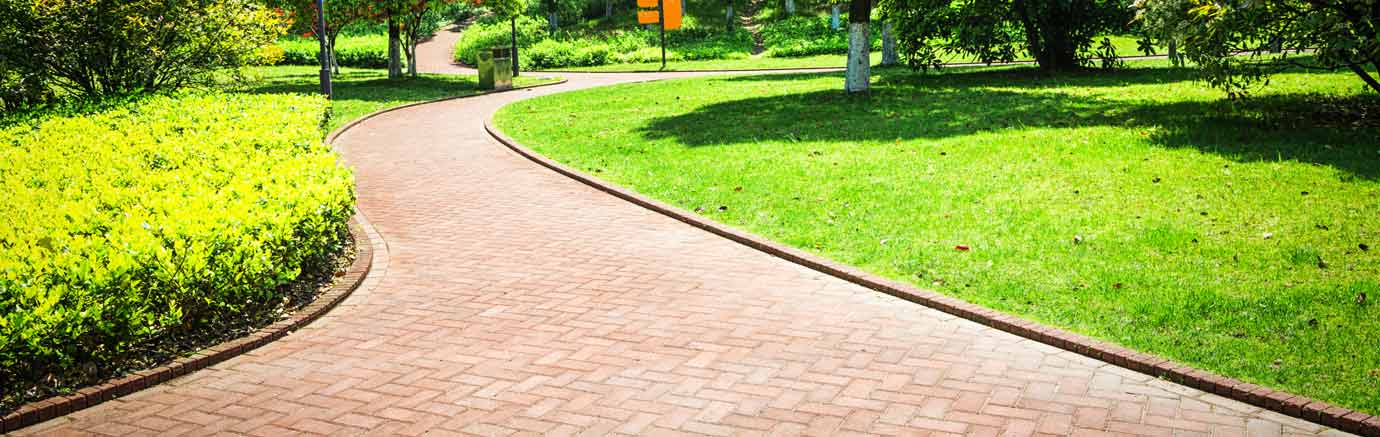 Nettoyage des extérieurs Roofwall Rhode Sint Genèse en Belgique : Nettoyage et traitement anti-mousse sur pavé, klinker, pierre bleue, muret, terrasse … Imperméabilisation hydrofuge klinker, pierre bleue, allée … RHODE SINT GENÈSE - RHODE SAINT GENÈSE : intervention en BELGIQUE: région Flamande, Wallonne et Bruxelles, Liège ….